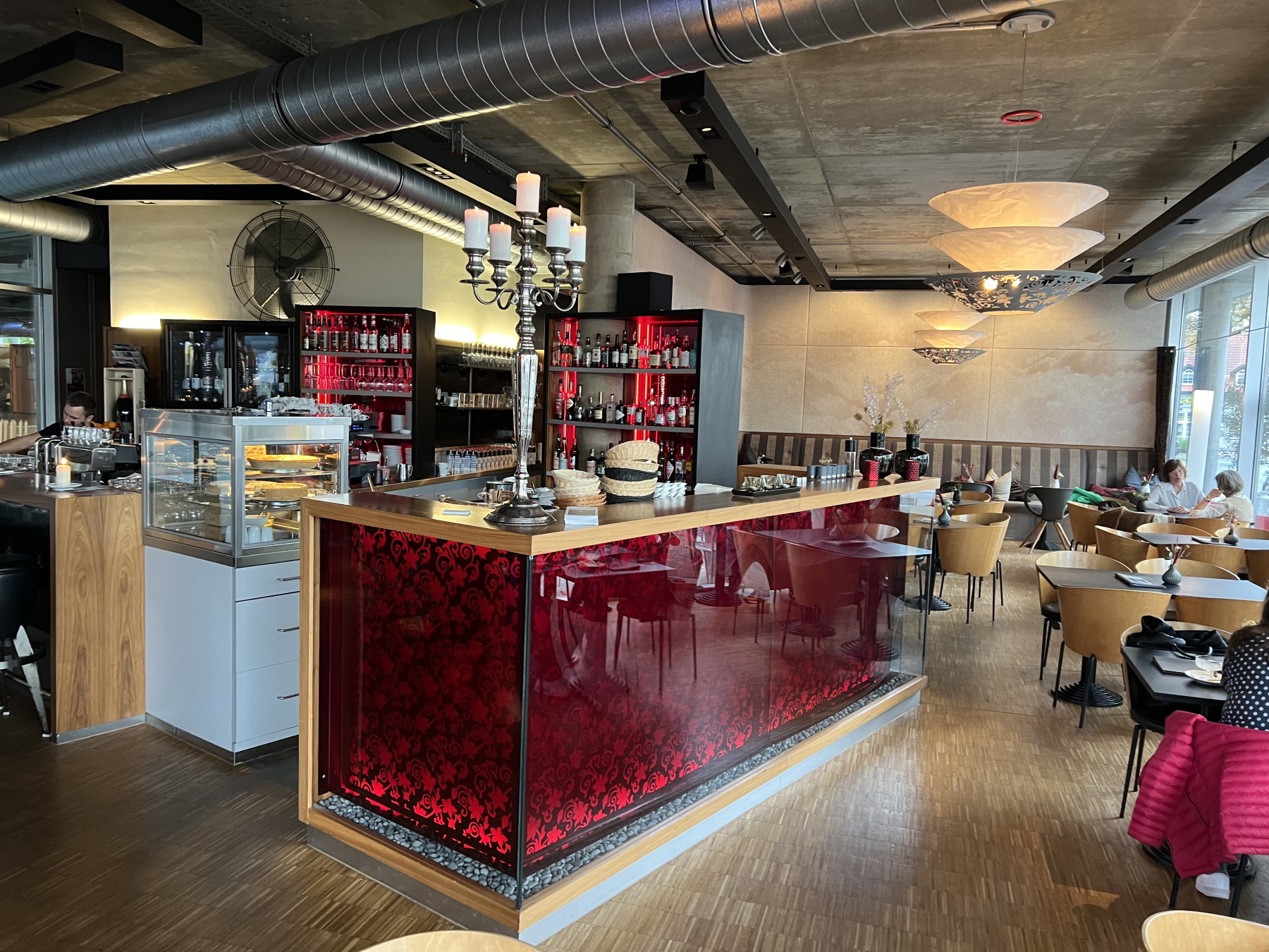 Cafe/Restaurant Kult